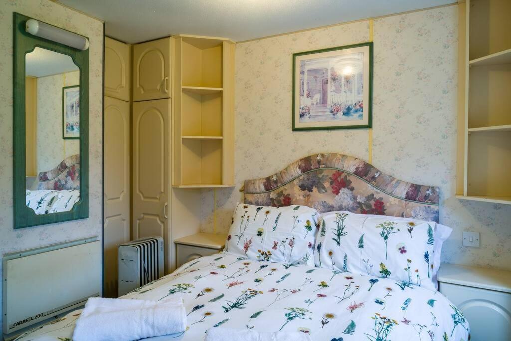Wind In The Willows: Sleeps 4, Kitchen, Bathroom, Lounge, Wifi Napton on The Hill Esterno foto