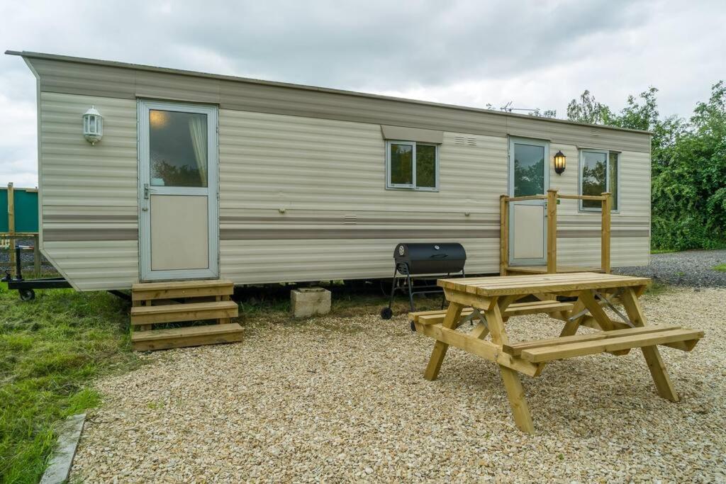 Wind In The Willows: Sleeps 4, Kitchen, Bathroom, Lounge, Wifi Napton on The Hill Esterno foto