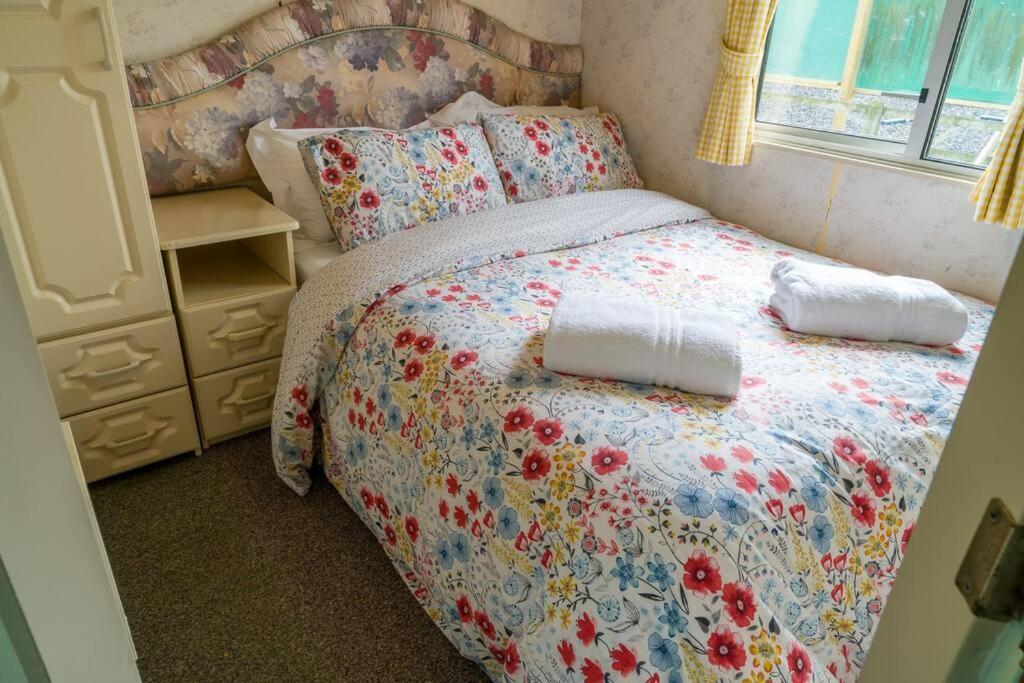 Wind In The Willows: Sleeps 4, Kitchen, Bathroom, Lounge, Wifi Napton on The Hill Esterno foto