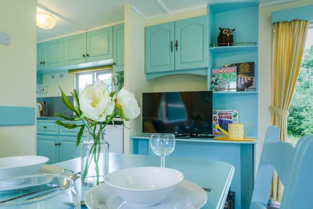 Wind In The Willows: Sleeps 4, Kitchen, Bathroom, Lounge, Wifi Napton on The Hill Esterno foto