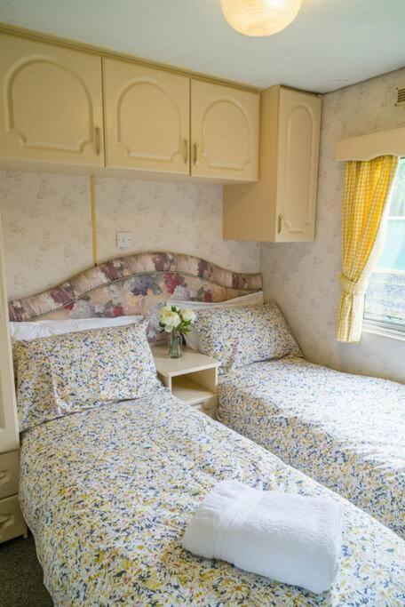 Wind In The Willows: Sleeps 4, Kitchen, Bathroom, Lounge, Wifi Napton on The Hill Esterno foto