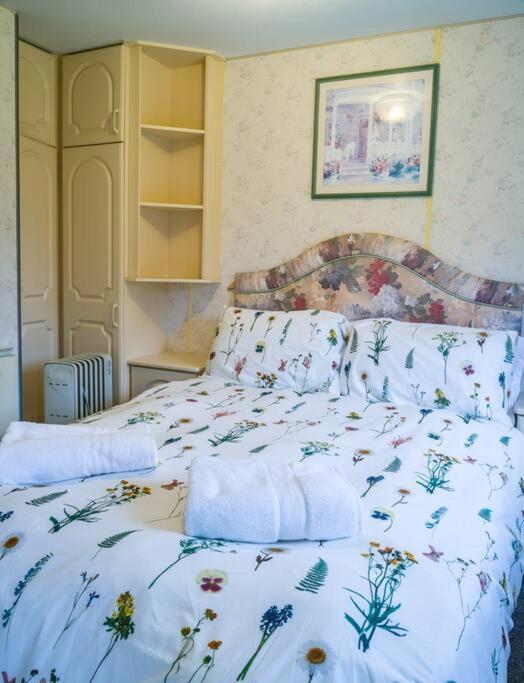 Wind In The Willows: Sleeps 4, Kitchen, Bathroom, Lounge, Wifi Napton on The Hill Esterno foto