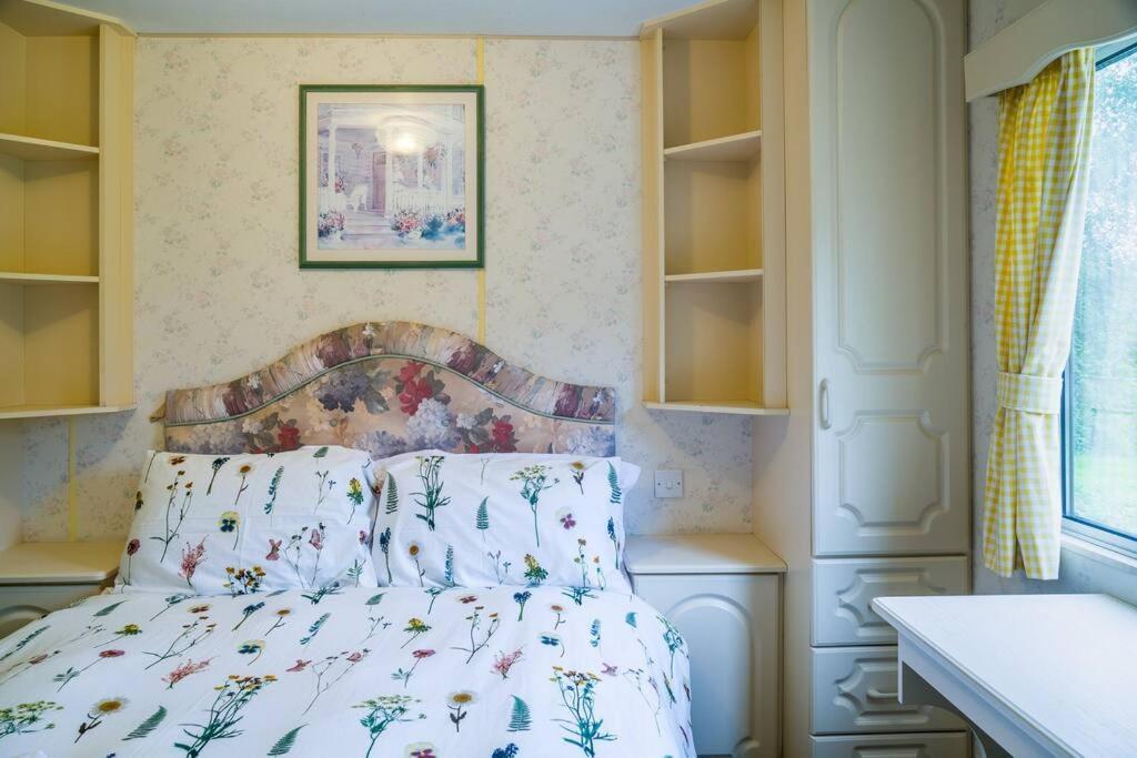 Wind In The Willows: Sleeps 4, Kitchen, Bathroom, Lounge, Wifi Napton on The Hill Esterno foto