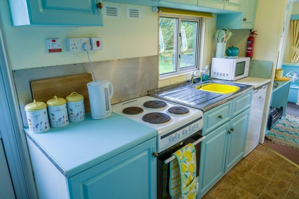 Wind In The Willows: Sleeps 4, Kitchen, Bathroom, Lounge, Wifi Napton on The Hill Esterno foto