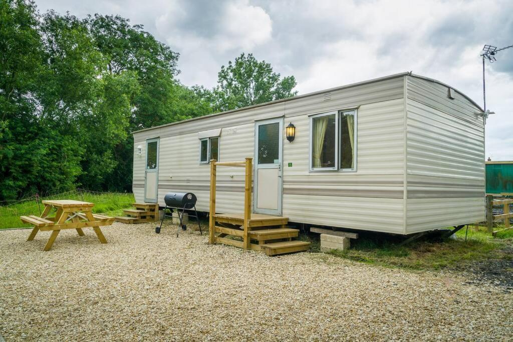 Wind In The Willows: Sleeps 4, Kitchen, Bathroom, Lounge, Wifi Napton on The Hill Esterno foto